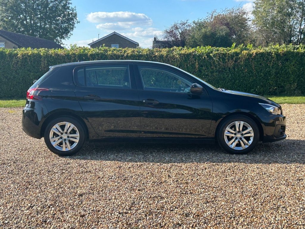 Used Peugeot 308 2017 for sale - 76119213: Photo 2