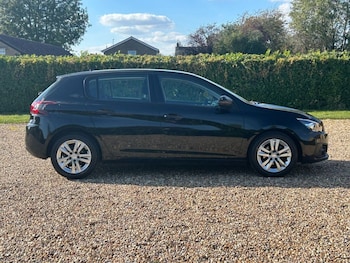 Used Peugeot 308 2017 for sale - 76119213: Photo