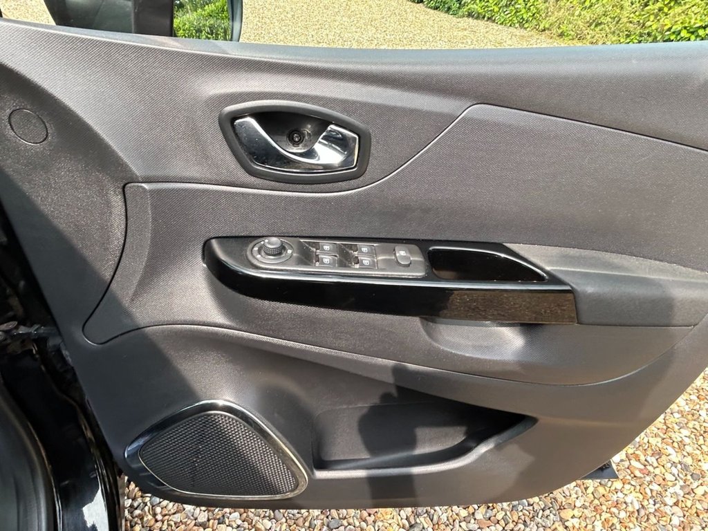 Used Renault Captur 2014 for sale - 76617375: Photo 25