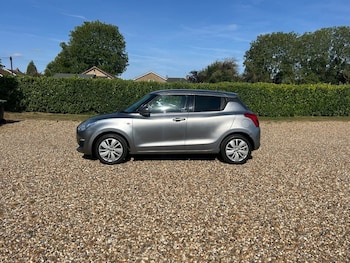 Used Suzuki Swift 2017 for sale - 79494309: Photo