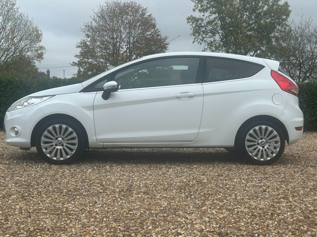 Used Ford Fiesta 2010 for sale - 76279990: Photo 11