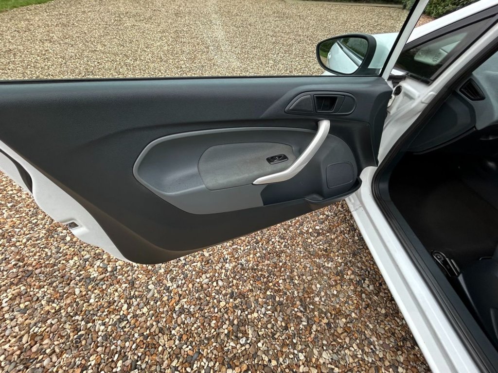 Used Ford Fiesta 2010 for sale - 76279990: Photo 22
