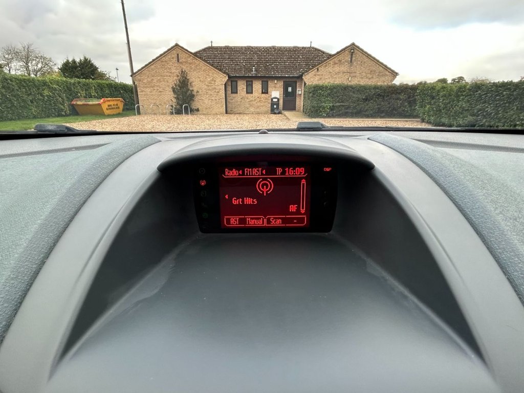 Used Ford Fiesta 2010 for sale - 76279990: Photo 31