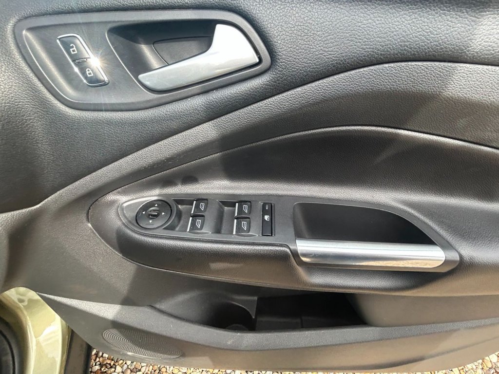 Used Ford Kuga 2014 for sale - 78200651: Photo 39