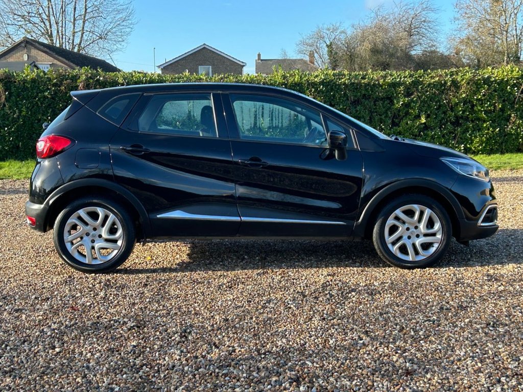 Used Renault Captur 2016 for sale - 76731163: Photo 2
