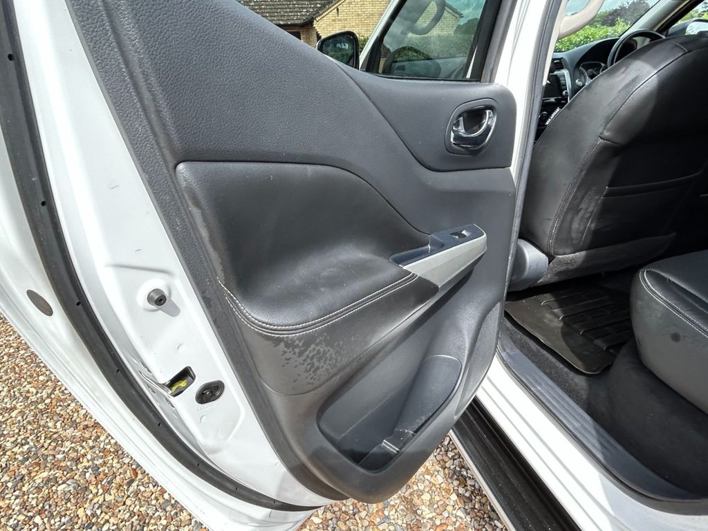 Used Nissan Navara 2020 for sale - 77139393: Photo 25