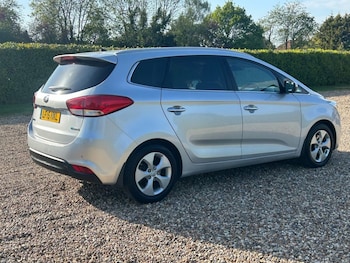 Used Kia Carens 2015 for sale - 78463521: Photo