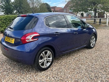 Used Peugeot 208 2013 for sale - 79619489: Photo