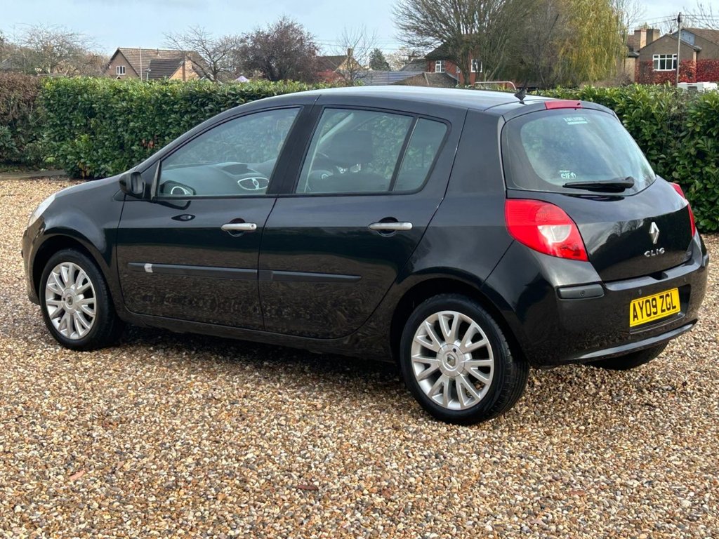 Used Renault Clio 2009 for sale - 76546883: Photo 10