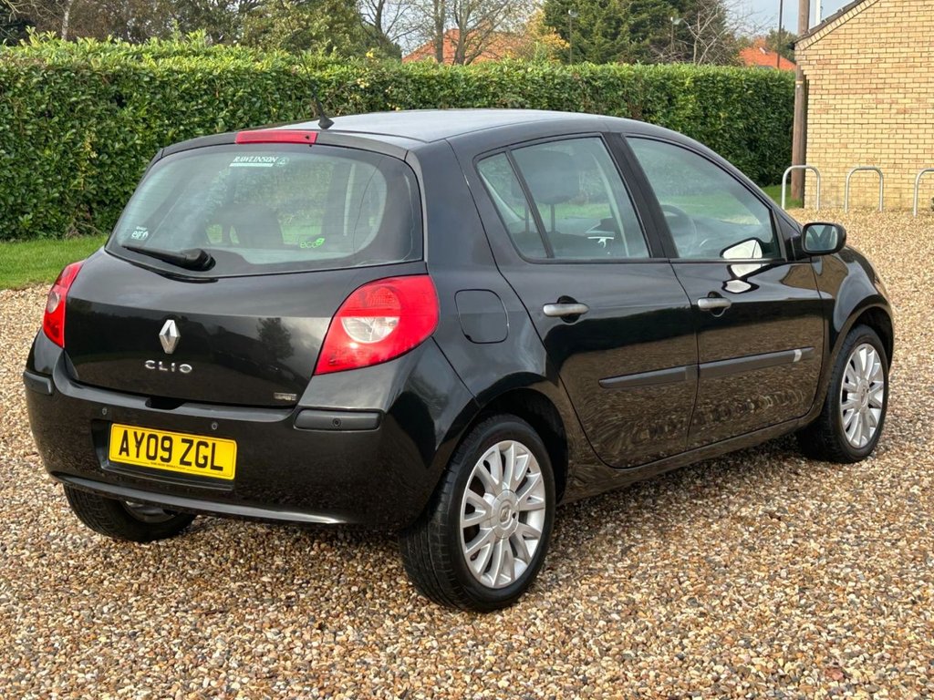 Used Renault Clio 2009 for sale - 76546883: Photo 15