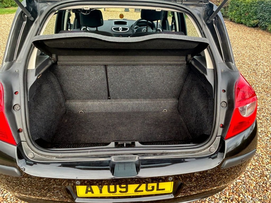 Used Renault Clio 2009 for sale - 76546883: Photo 16