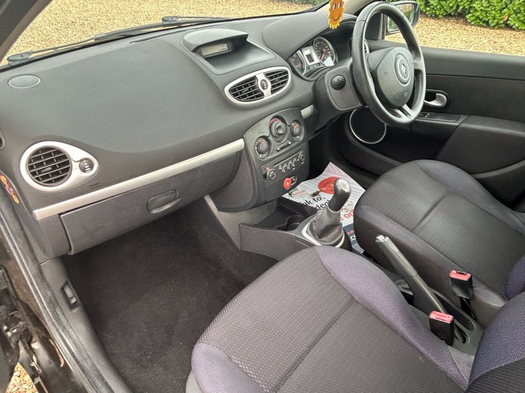 Used Renault Clio 2009 for sale - 76546883: Photo 24