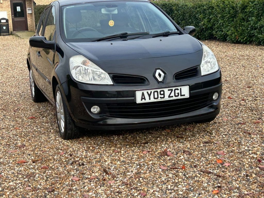 Used Renault Clio 2009 for sale - 76546883: Photo 41