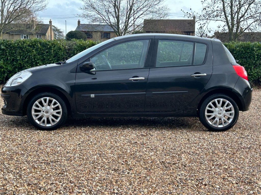 Used Renault Clio 2009 for sale - 76546883: Photo 9
