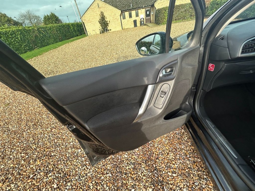 Used Citroen C3 2011 for sale - 76546846: Photo 25