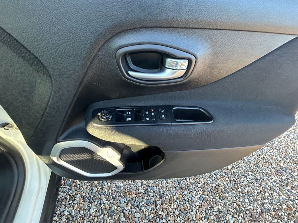 Used Jeep Renegade 2018 for sale - 77941673: Photo 32