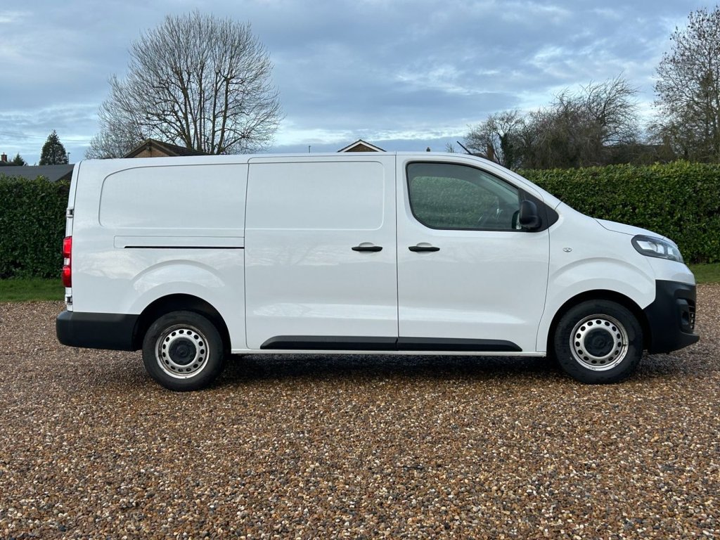 Used Vauxhall Vivaro 2022 for sale - 77499158: Photo 2