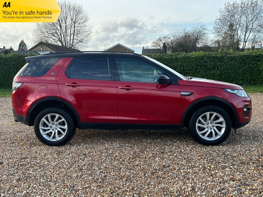 Used Land Rover Discovery Sport 2017 for sale - 76868210: Photo 1