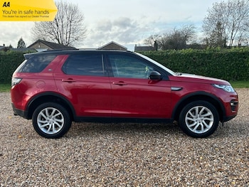 Used Land Rover Discovery Sport 2017 for sale - 76868210: Photo