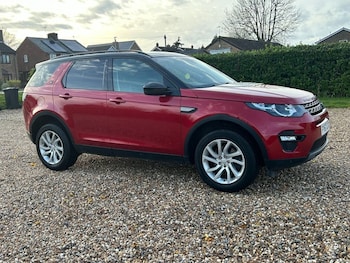 Used Land Rover Discovery Sport 2017 for sale - 76868210: Photo