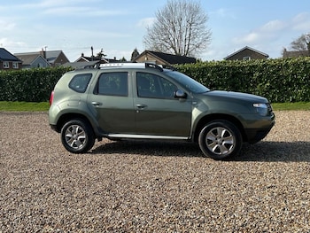Used Dacia Duster 2015 for sale - 77667281: Photo