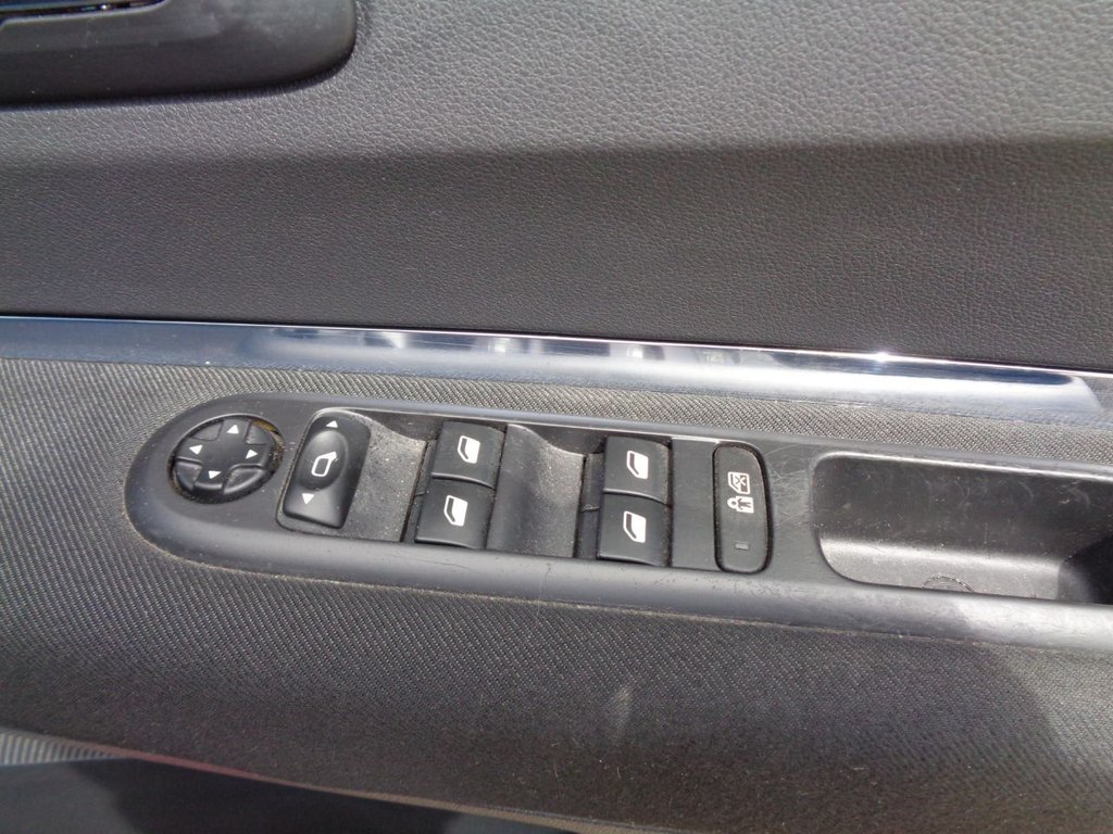 Used Peugeot 3008 2010 for sale - 76406254: Photo 20