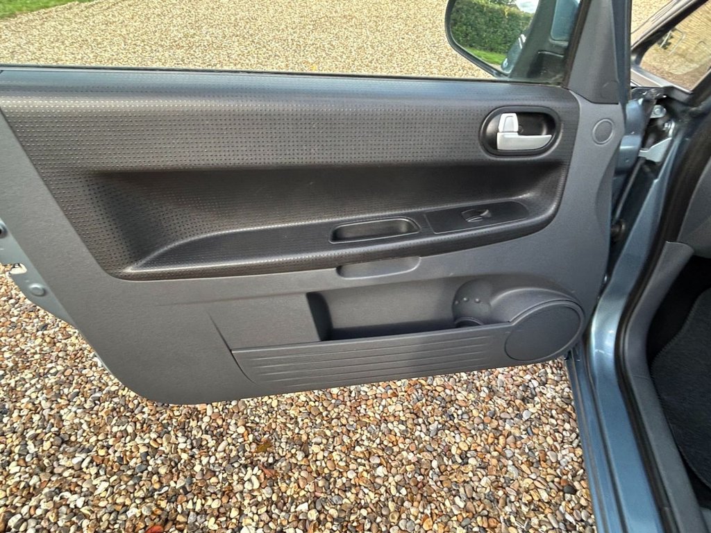 Used Mitsubishi Colt 2009 for sale - 76345650: Photo 24