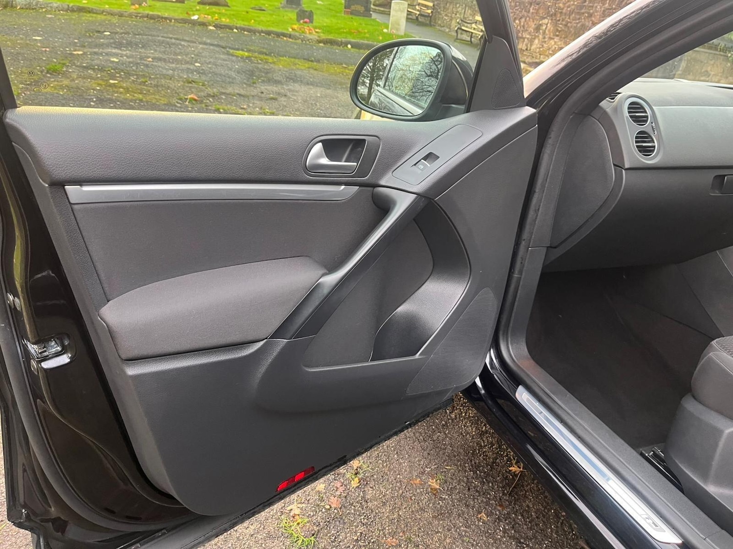 Used Volkswagen Tiguan 2015 for sale - 76498840: Photo 11