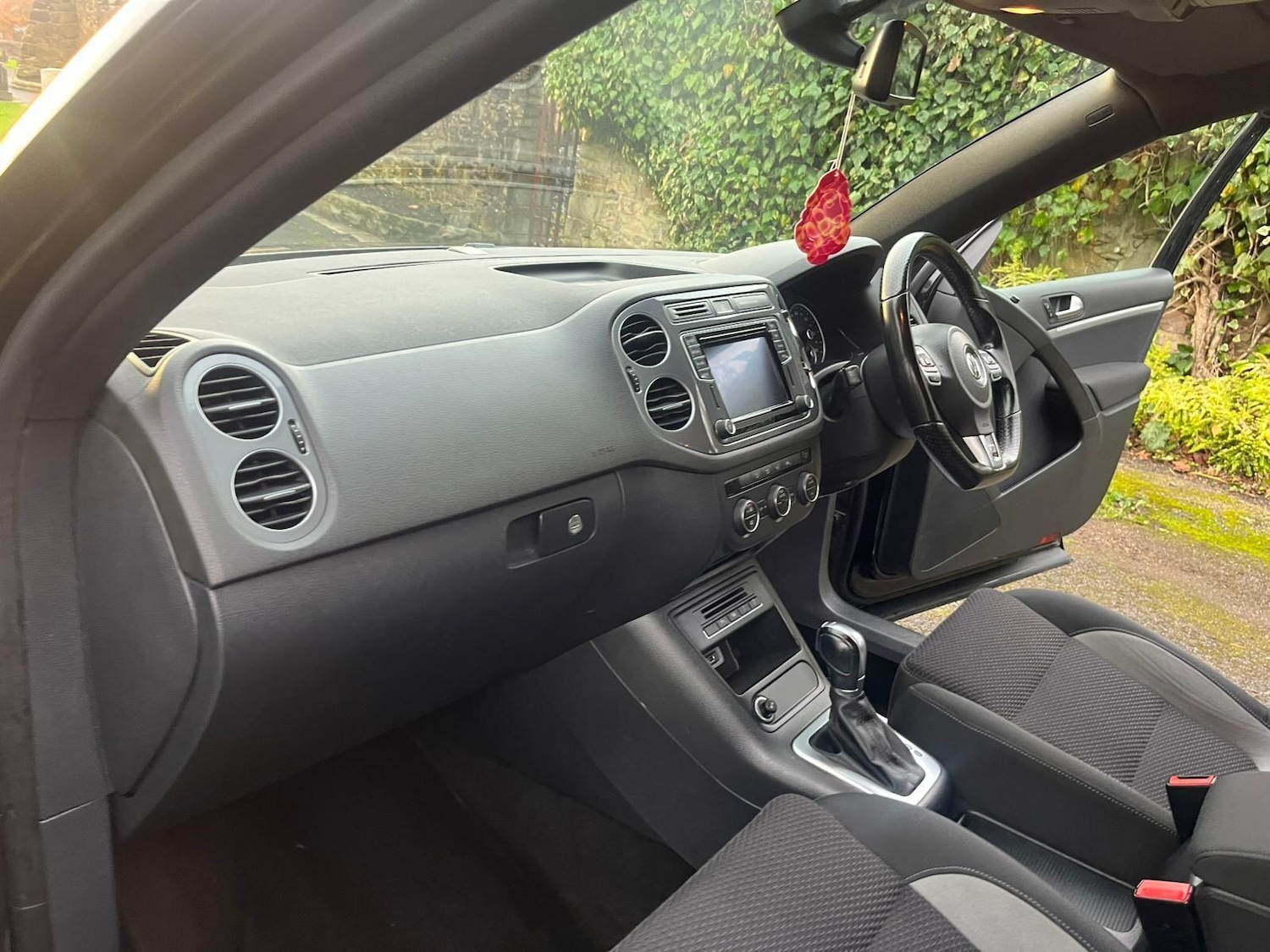 Used Volkswagen Tiguan 2015 for sale - 76498840: Photo 12