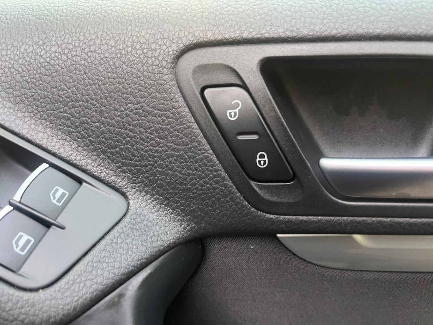 Used Volkswagen Tiguan 2015 for sale - 76498840: Photo 29