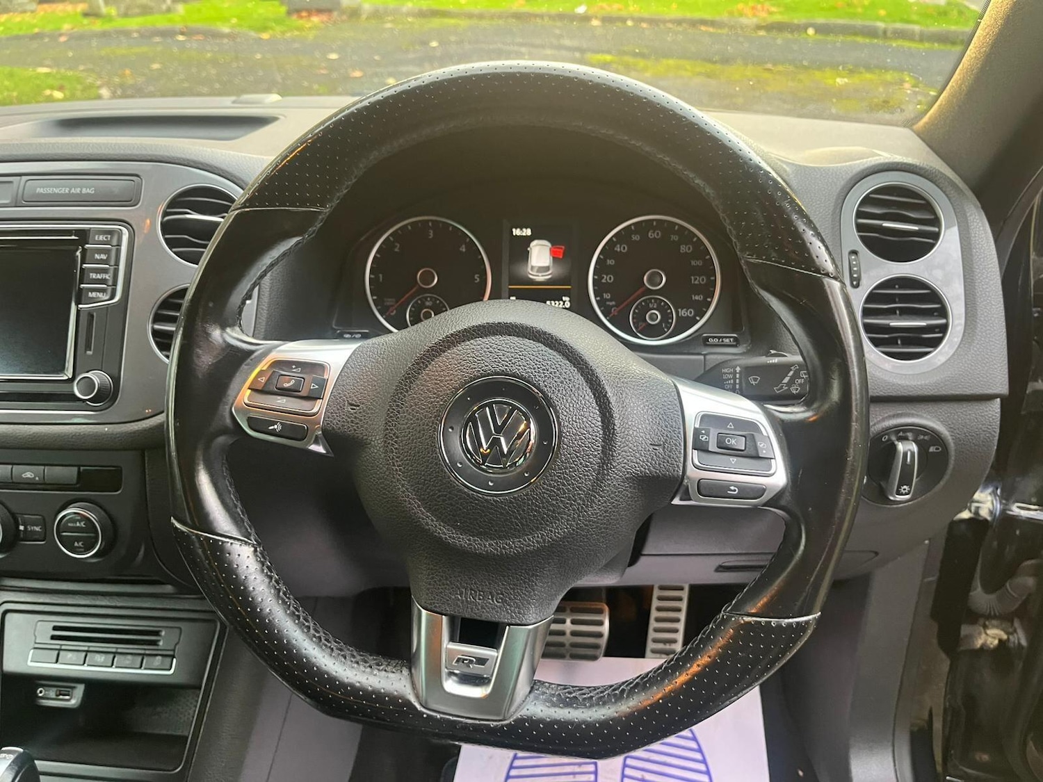 Used Volkswagen Tiguan 2015 for sale - 76498840: Photo 30