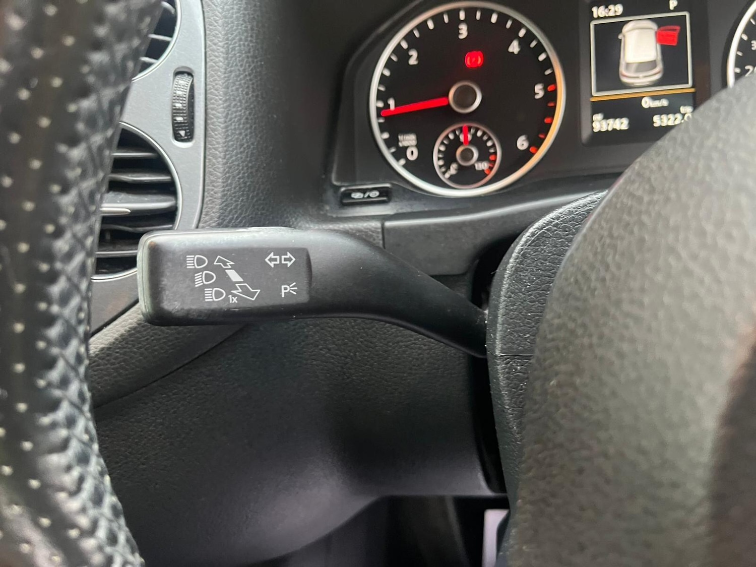 Used Volkswagen Tiguan 2015 for sale - 76498840: Photo 31