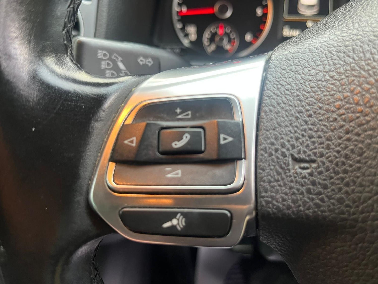 Used Volkswagen Tiguan 2015 for sale - 76498840: Photo 32