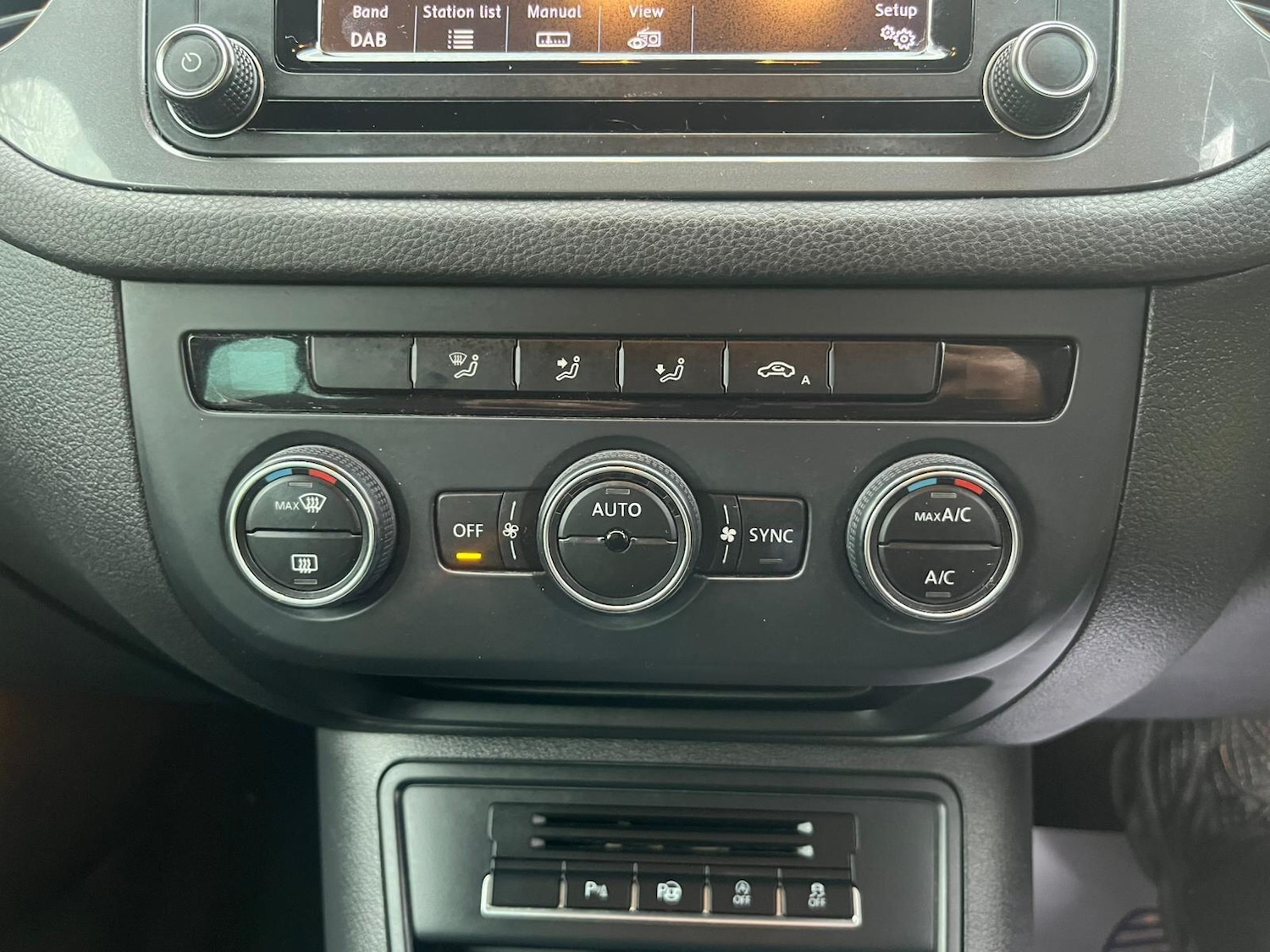 Used Volkswagen Tiguan 2015 for sale - 76498840: Photo 44