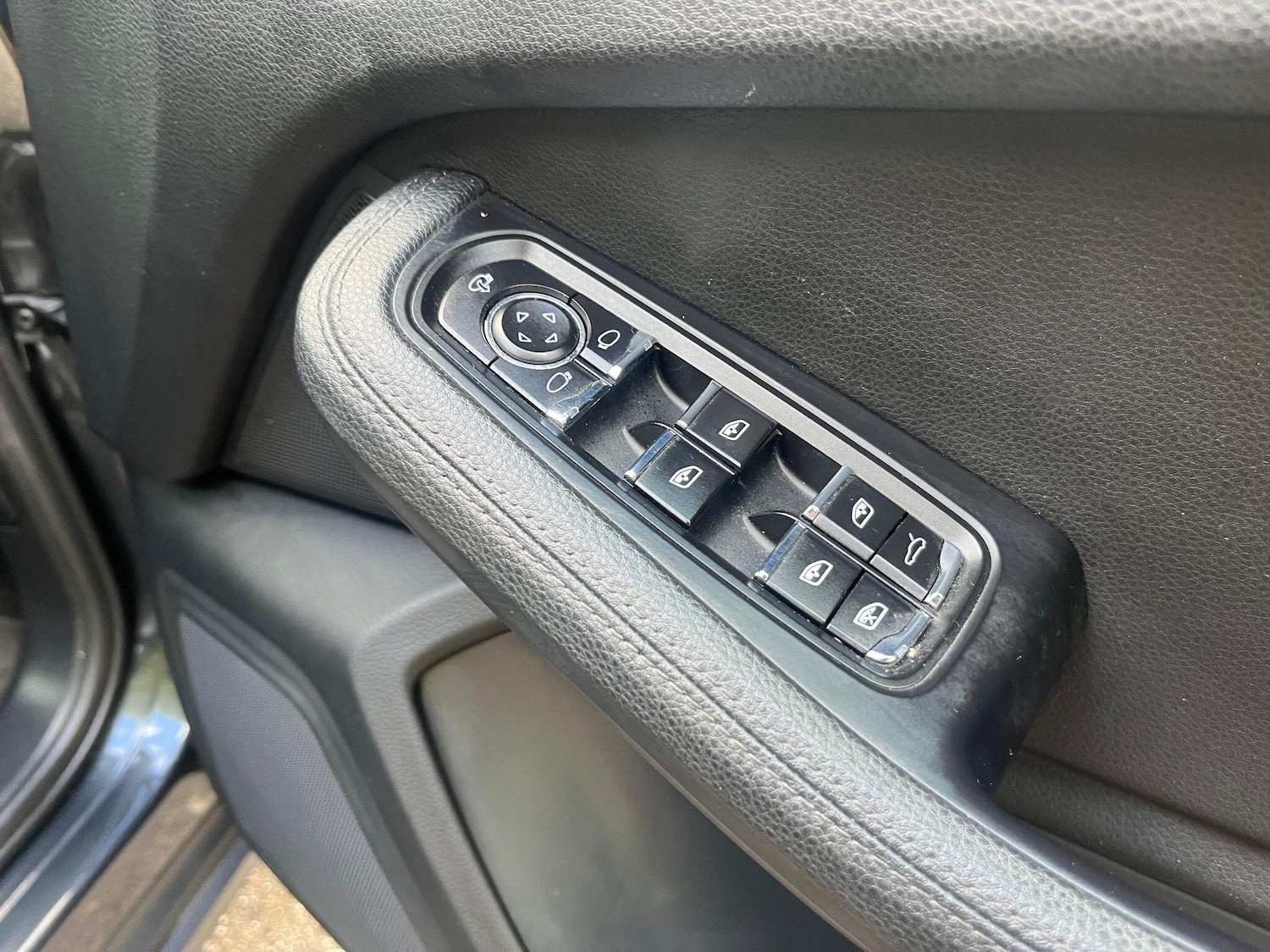 Used Porsche Macan 2018 for sale - 76988911: Photo 37