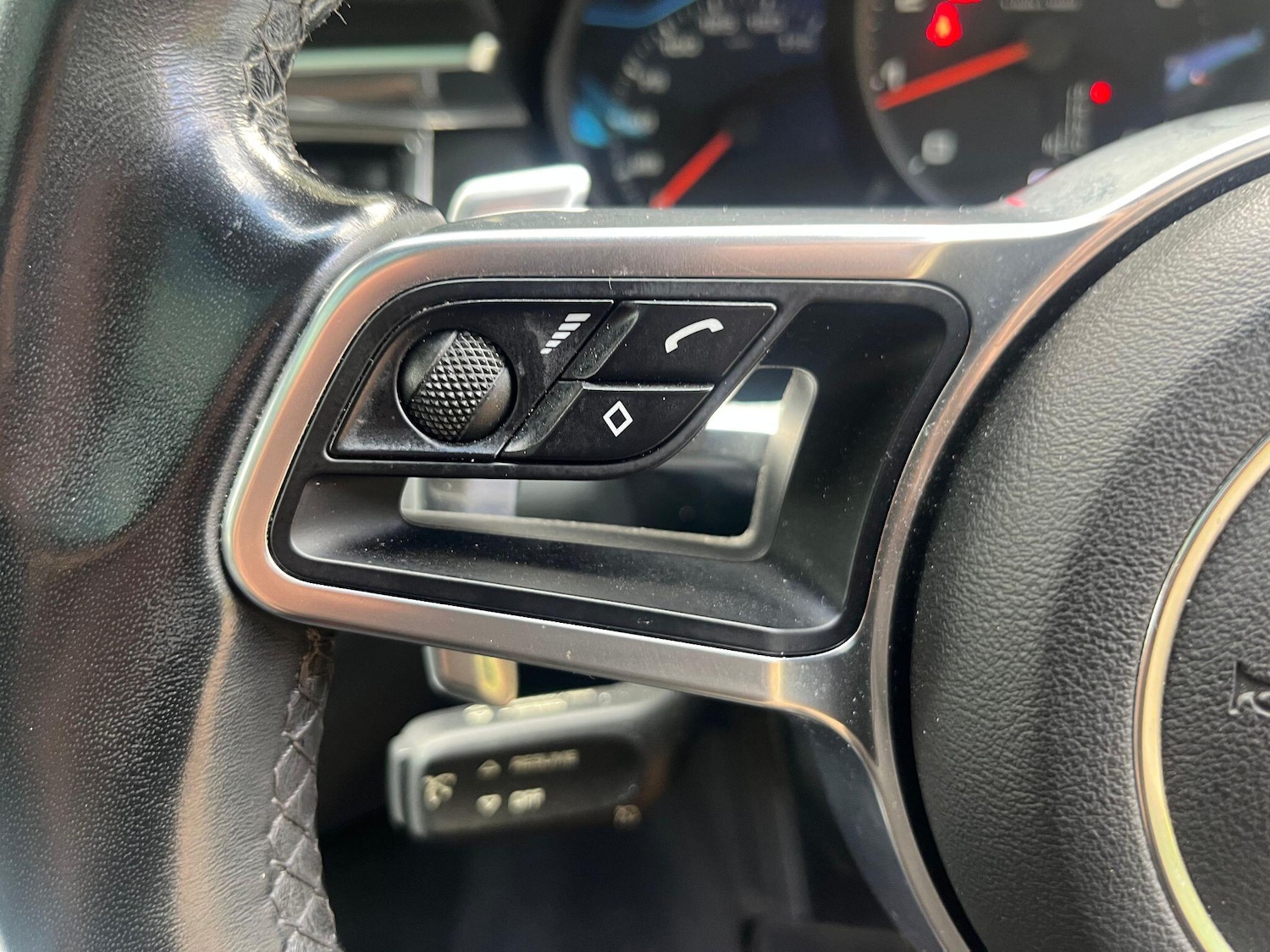 Used Porsche Macan 2018 for sale - 76988911: Photo 41