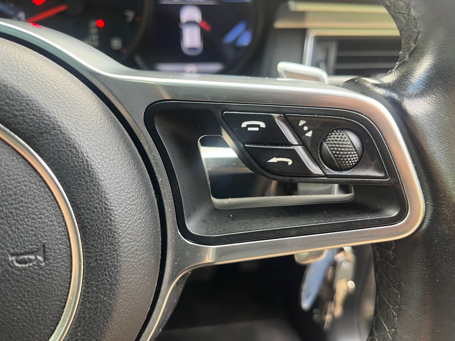 Used Porsche Macan 2018 for sale - 76988911: Photo 44