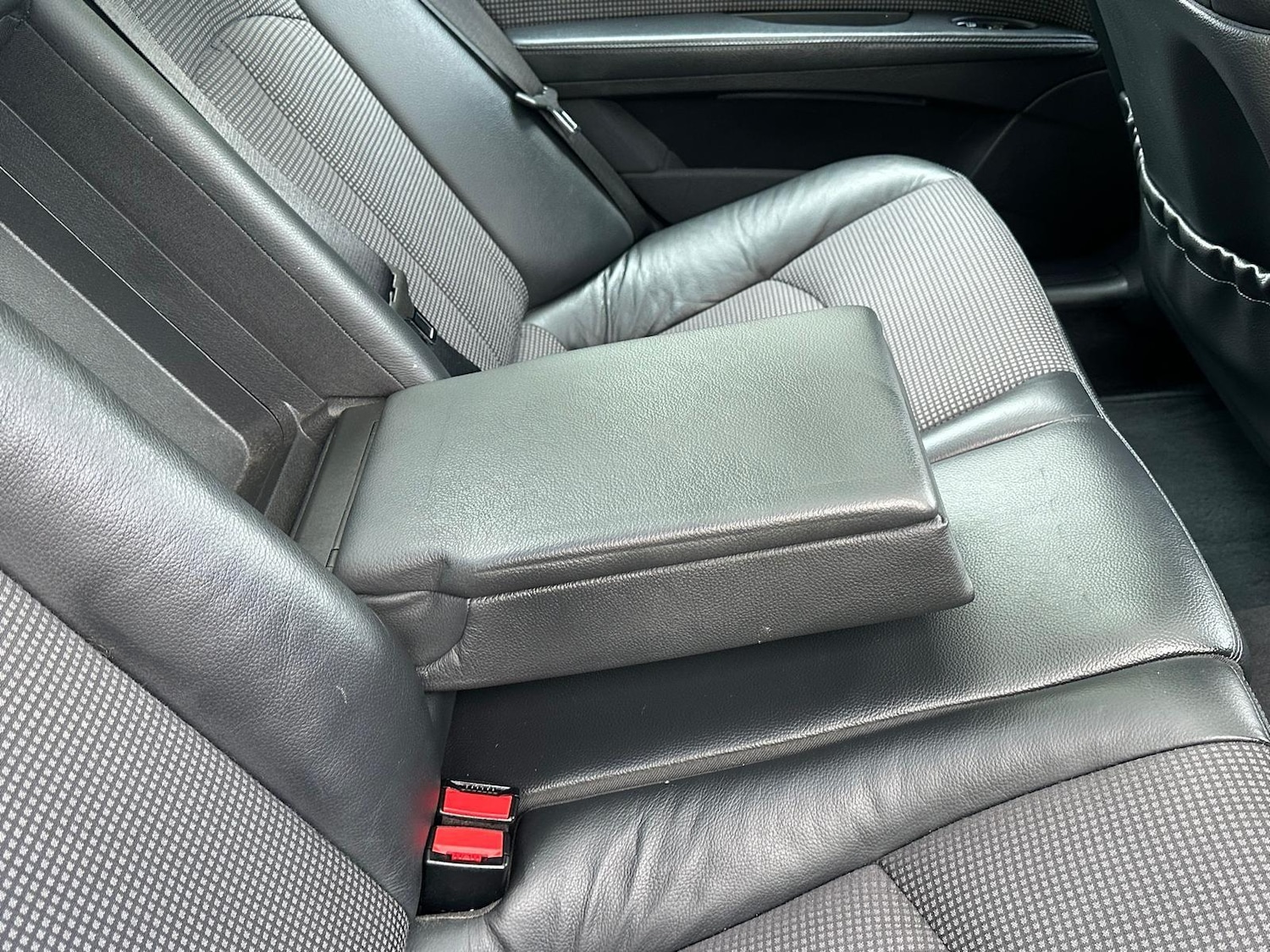 Used Mercedes-Benz E Class 2003 for sale - 76993972: Photo 25