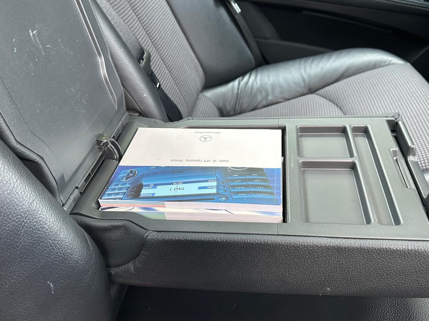 Used Mercedes-Benz E Class 2003 for sale - 76993972: Photo 26