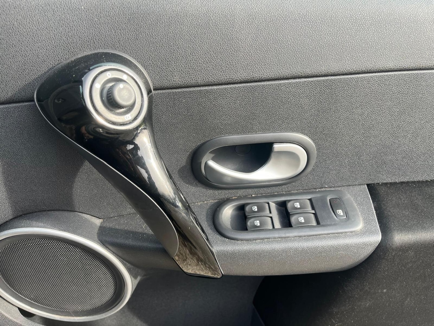 Used Renault Clio for sale - 77586458: Photo 10