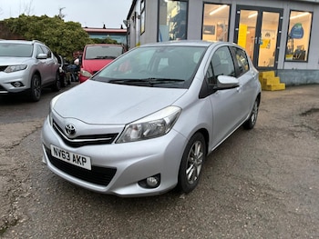 Used Toyota Yaris 2014 for sale - 77468446: Photo