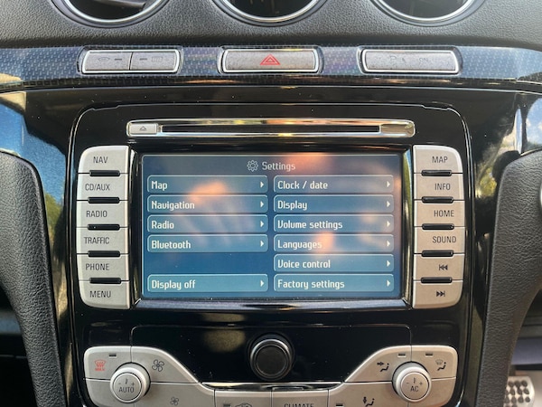 Used Ford S-Max 2010 for sale - 75719503: Photo 52