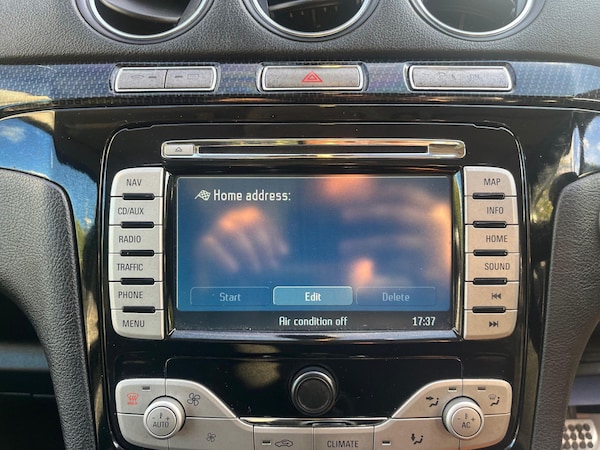 Used Ford S-Max 2010 for sale - 75719503: Photo 53