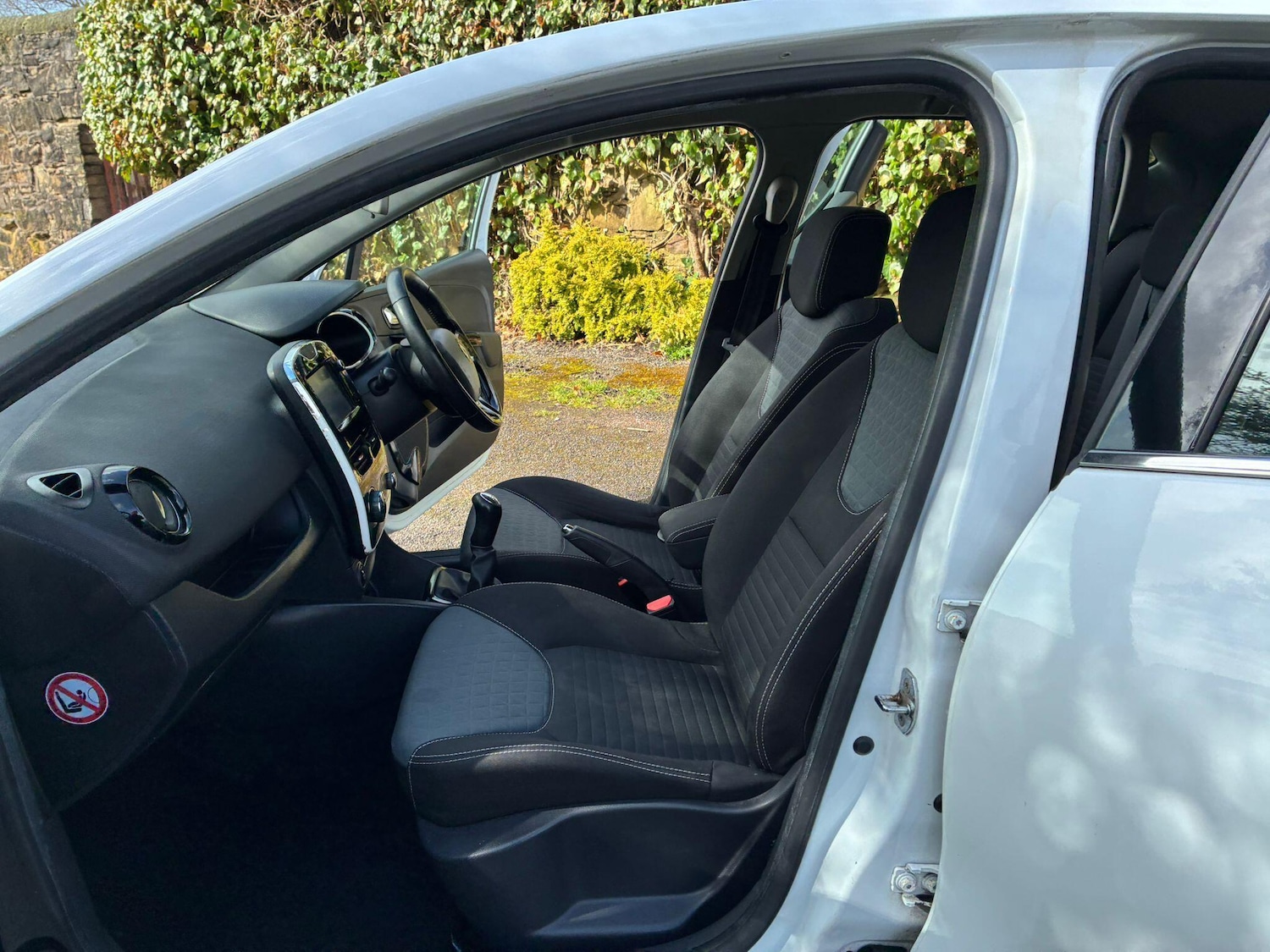 Used Renault Clio 2015 for sale - 78033907: Photo 14