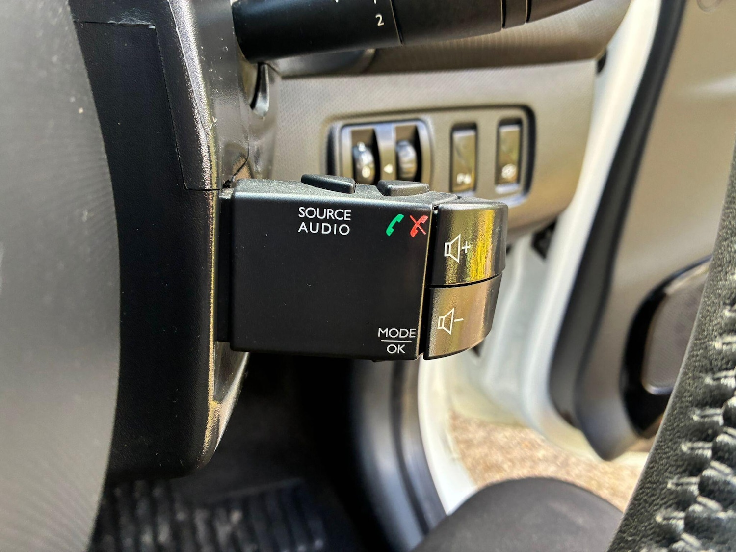 Used Renault Clio 2015 for sale - 78033907: Photo 34