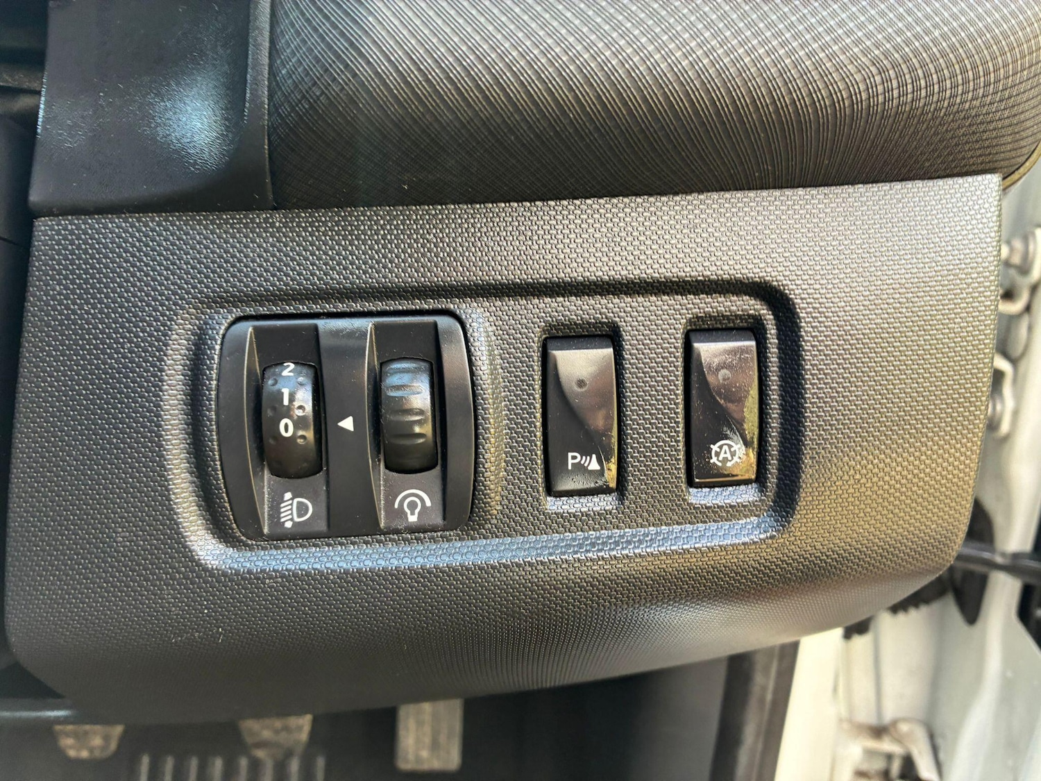 Used Renault Clio 2015 for sale - 78033907: Photo 36