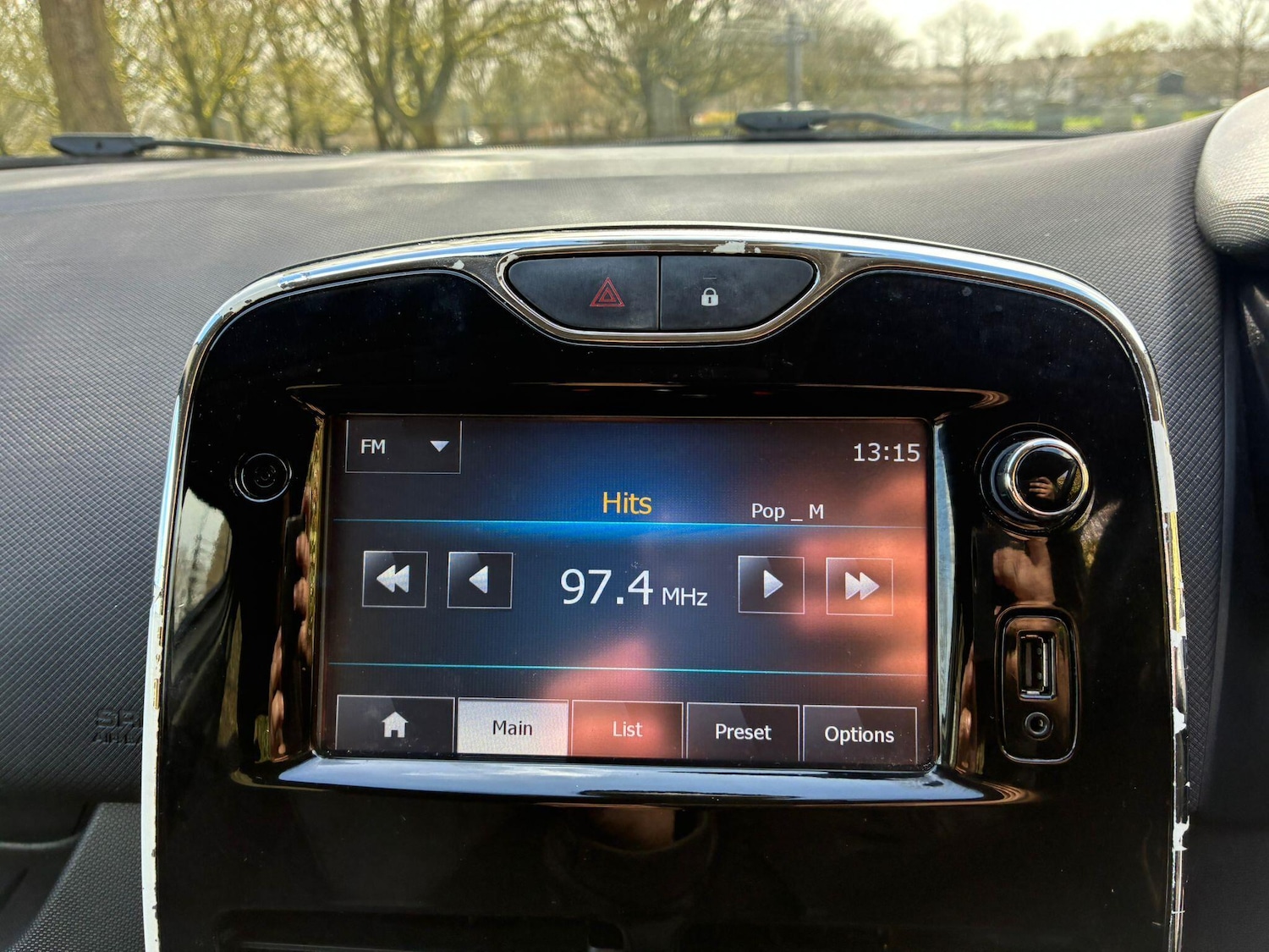 Used Renault Clio 2015 for sale - 78033907: Photo 37