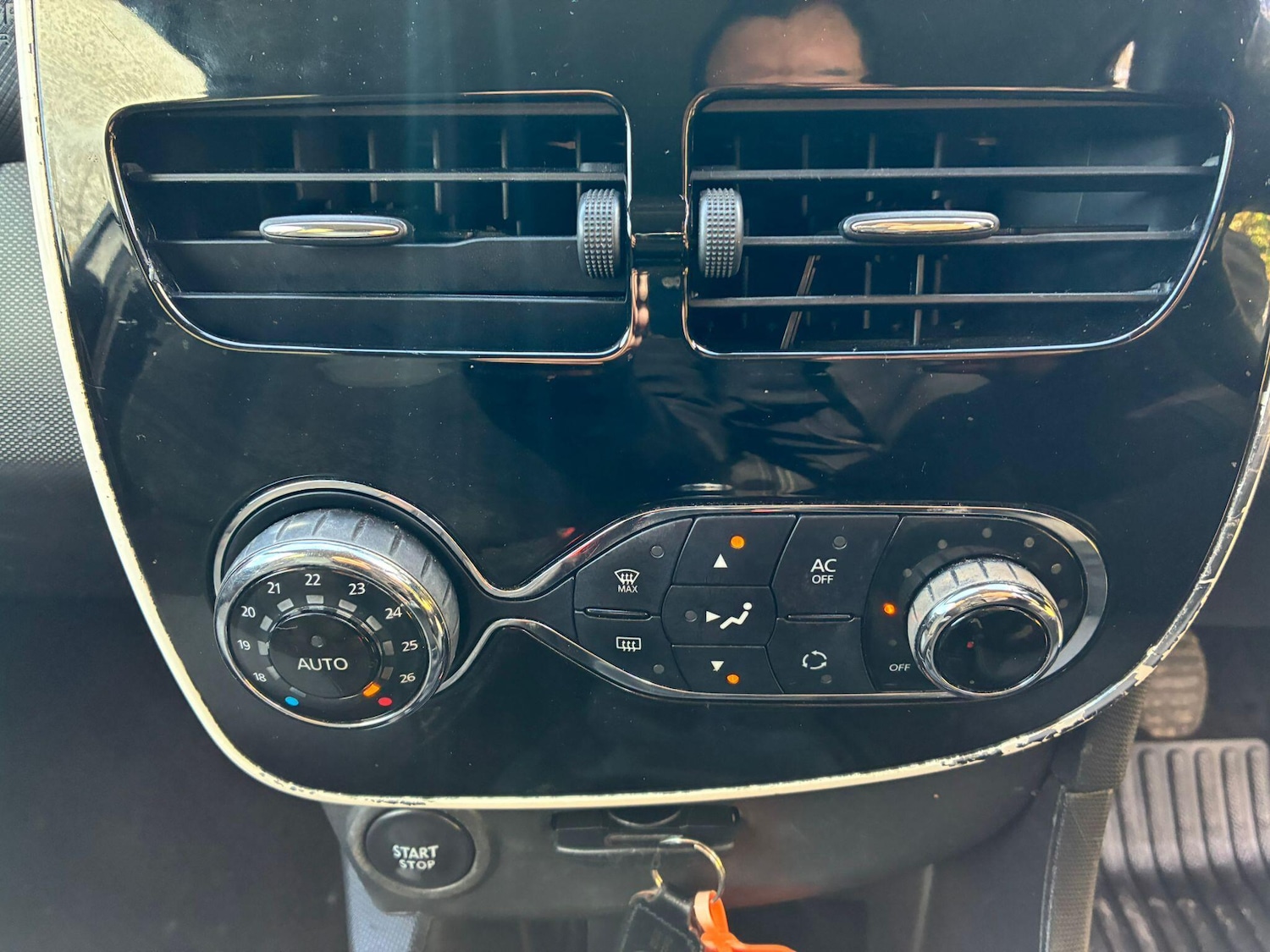 Used Renault Clio 2015 for sale - 78033907: Photo 41