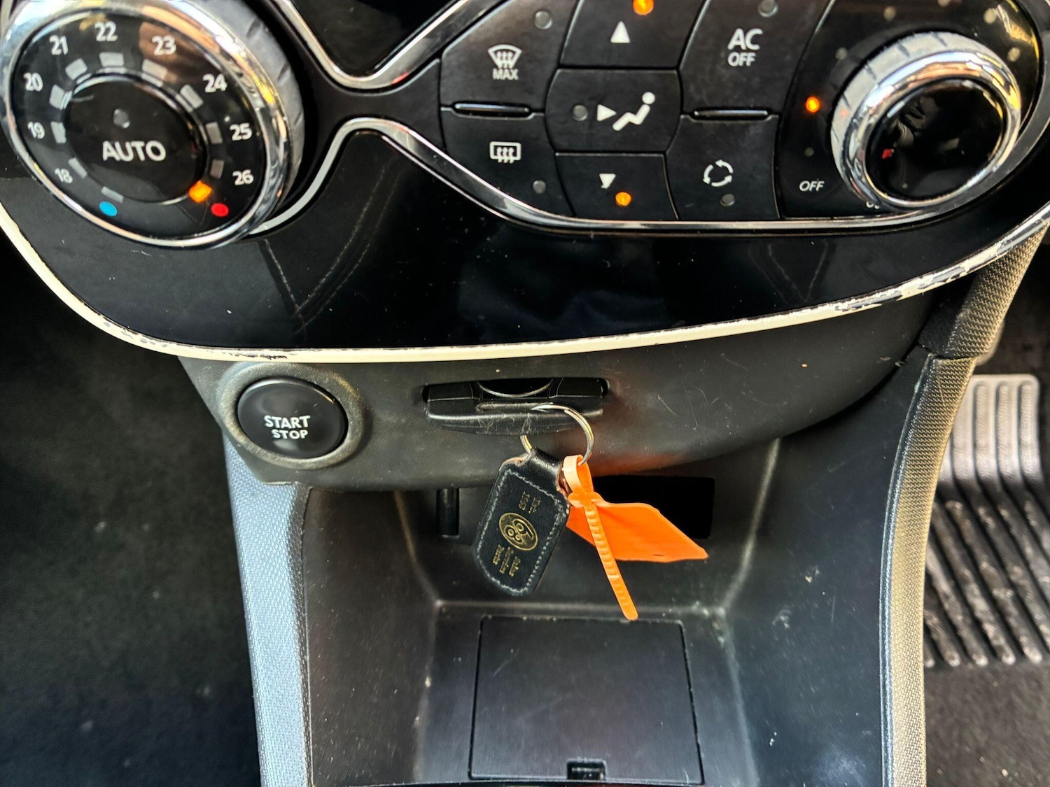 Used Renault Clio 2015 for sale - 78033907: Photo 42