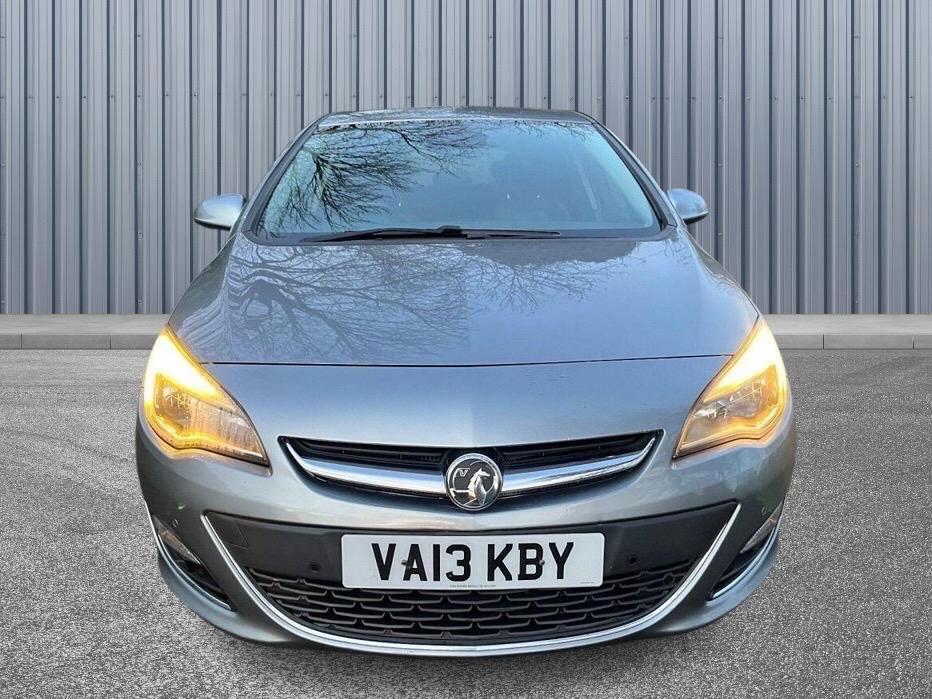 Used Vauxhall Astra 2013 for sale - 77202715: Photo 2